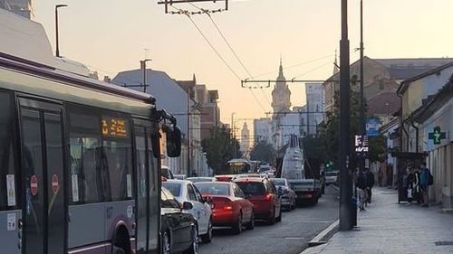 FOTO Accidente și un trafic infernal pe arterele din Cluj, după începerea școlii. Șantierele din zona centrală contribuie la ambuteiaje