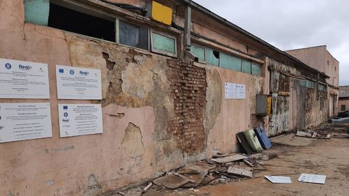 Cum s-au scurs peste 100 de milioane de euro destinați Deltei Dunării către sute de firme din țară, cu puncte de lucru deschise în grădini și hale părăsite din Tulcea