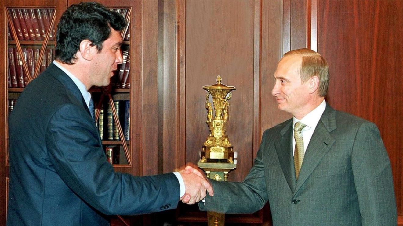 Investigație Bellingcat: Boris Nemțov, opozantul rus asasinat în 2015 în fața Kremlinului, a fost urmărit aproape un an de zile de o echipă specială FSB, implicată în otrăvirea mai multor disidenți