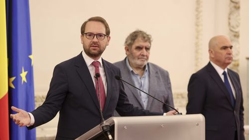 Dominic Fritz: Mâine, Preşedinta Maia Sandu are nevoie de fiecare vot pentru a ţine Moldova pe drumul european. Şi la Timişoara se poate vota. Dacă ai colegi sau cunoscuţi care pot vota mâine, spune-le că îi susţii. Fiecare vot e o declaraţie de libertate