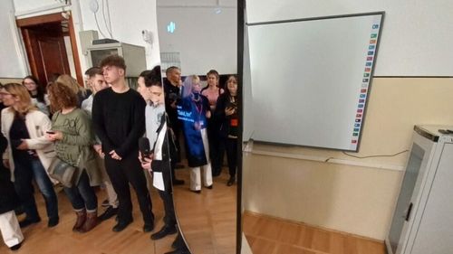 Consilierul Ion al premierului Nicolae Ciucă, fiasco la prima ieşire în public: "La revedere Ion! La revedere Ion! Cred că... resetare Ion!"