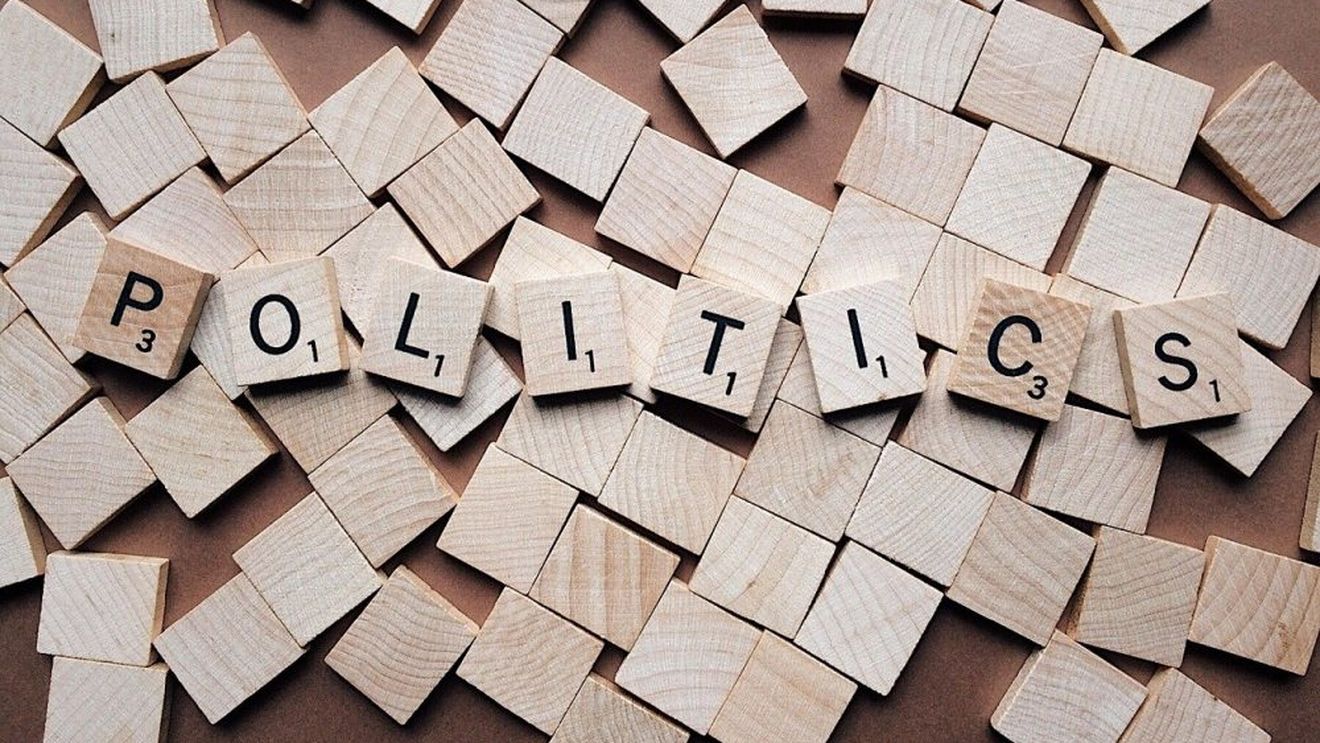 The Financial Times: Centrul politic fantomatic al Europei riscă să alimenteze populismul. Noi coaliții și strategii electorale disimulează oportunismul și absența substanței ideologice