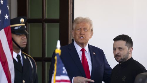 Zelenski a discutat cu Trump despre înlocuirea ambasadoarei Ucrainei în SUA, pe fondul reducerii ajutorului american şi al intensificării bombardamentelor ruseşti asupra teritoriului ucrainean (Bloomberg)