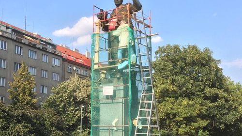 Cehia nu intenţionează să expulzeze diplomaţi ai Rusiei, după criza creată de demolarea statuii unui mareșal sovietic