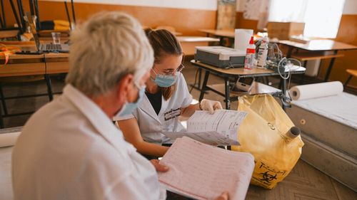 Medicii specialişti cu practică independentă, nemulţumiţi de valoarea punctului per serviciu medical: Practic, valoarea punctului per serviciu medical de la 5 lei va creşte la 5,22 lei, valoare absolut insuficientă