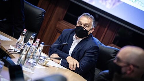 Ungaria prelungeşte restricțiile şi se aşteaptă la două săptămâni „extrem de dificile"/ Viktor Orban ar urma să fie vaccinat cu Sinopharm, produs de China