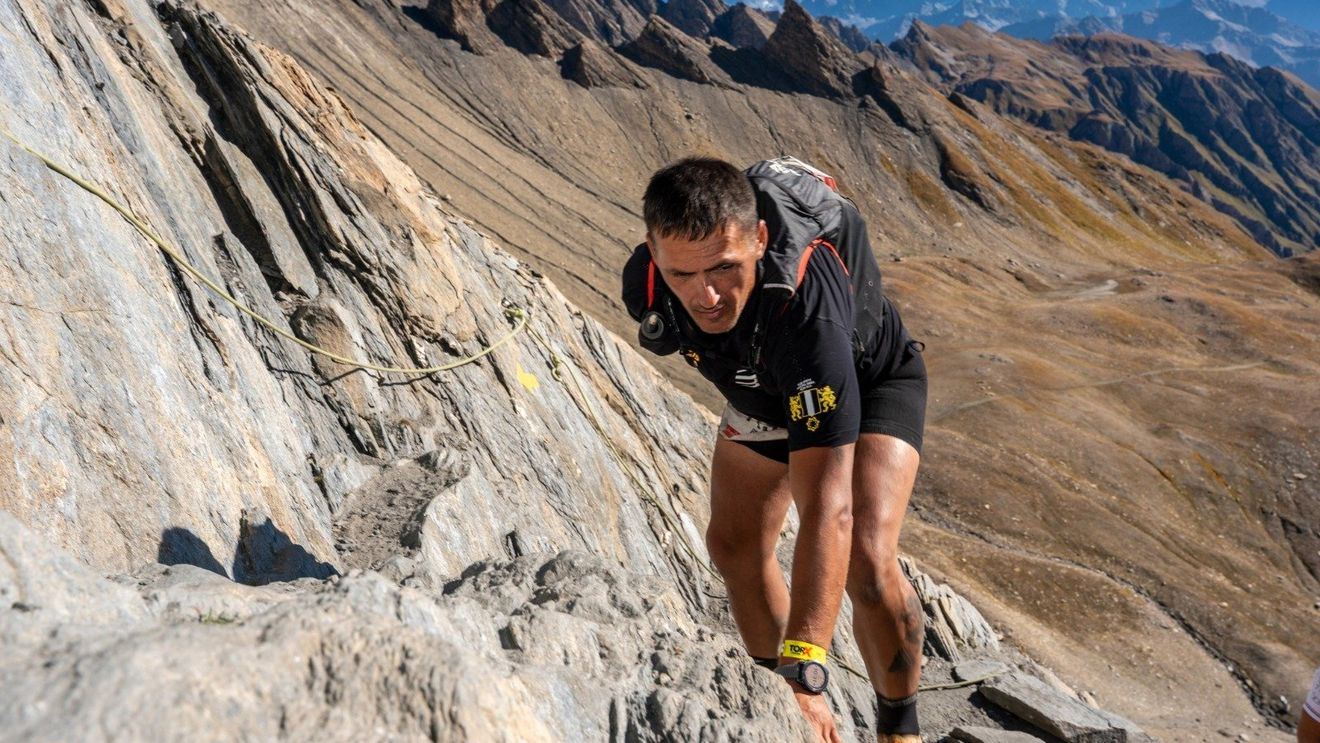 VIDEO Performanță incredibilă în Tor des Géants: cum a reușit Levente Polgar, sportiv fără o mână, să încheie de trei ori traseul infernal de 330 km