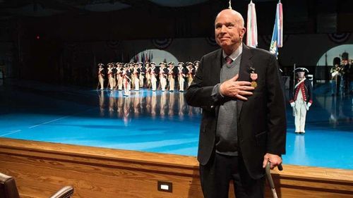 Mesajele politicienilor americani după moartea lui John McCain. Reacția lui Trump și ultima dorință a veteranului republican referitoare la președintele SUA