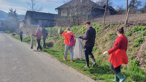 Peste 50 de refugiați ucraineni și-au anunțat participarea la campania „Curățăm România”, la Brașov