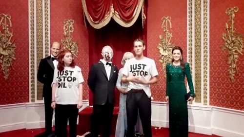 Despăgubiri de mii de lire pentru Muzeul Madame Tussauds / Vor fi plătite de activiștii din mişcarea ecologistă Just Stop Oil, care au zdrobit două torturi de ciocolată vegane de statuia din ceară a regelui Charles al III-lea