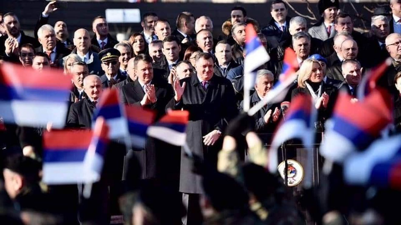 Marea Britanie va trimite experți militari în Bosnia și Herțegovina pentru a "contracara influența malignă a Rusiei": „Nu putem permite ca Balcanii de Vest să devină un alt teren de joacă pentru Putin”