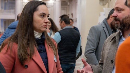 Preşedinta POT la moţiunea de cenzură: Domnule Ciolacu, plecaţi că vine FBI-ul! Sau vă place adrenalina? / USR se preface că este un partid antisistem, însă ieri se cerea la guvernare cu PSD şi PNL