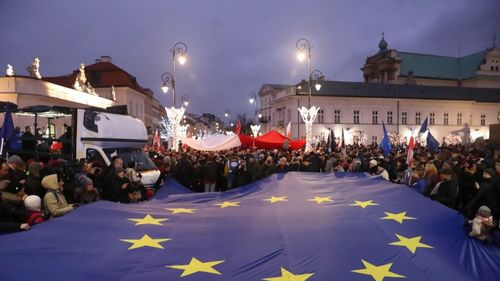 ”Marșul celor o mie de robe”: Magistraţii au manifestat la Varşovia pentru independenţa justiţiei
