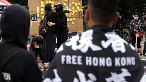Exodul din Hong Kong, încotro? Părinții și profesorii povestesc cum legea securității naționale, inclusiv intensificarea "educației patriotice", îi determină să părăsească regiunea în număr tot mai mare