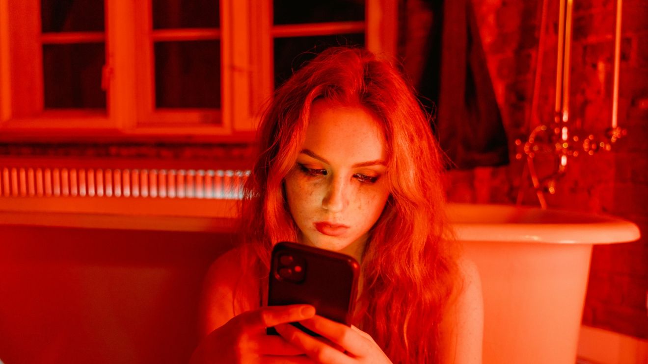 „Sadbait": De ce algoritmilor, publicului și creatorilor le place să plângă online