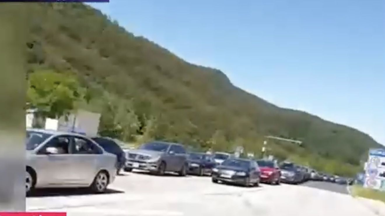 Românii care merg în vacanță în Grecia stau din nou la cozi uriașe în vamă