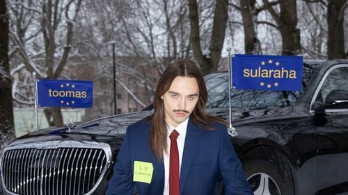 Reprezentantul Estoniei la Eurovision își apără melodia „Espresso Macchiato” după ce Italia a cerut interzicerea cântecului