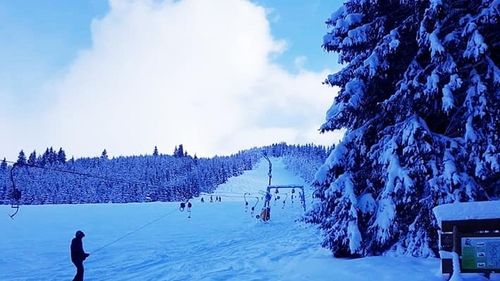 Pârtiile din Sinaia au fost închise din cauza vântului foarte puternic