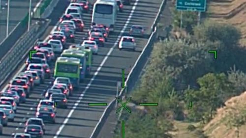 Centrul Infotrafic: Trafic intens pe A1, la intrarea în Bucureşti, în apropiere de Piteşti şi la Margina, în Timiş / Este aglomeraţie şi pe mai multe drumuri naţionale / Vezi cum se circulă pe principalele autostrăzi din țară