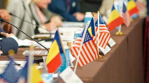 Deputaţii au adoptat un proiect care prevede schimbul de informaţii cu Departamentul pentru Securitate Internă al SUA pentru combaterea infracțiunilor grave, printr-o platformă informatică dezvoltată de MAI / Legea merge la promulgare