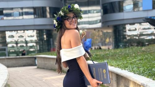 A absolvit Dreptul, în Italia, în doar 3 ani cu o teză despre Ceaușescu / O tânără cu părinți români e dată exemplu în peninsulă / ”Poți găsi timp dacă vrei. Am avut întotdeauna vreme pentru prieteni și familie, am ieșit în oraș, am făcut sport”