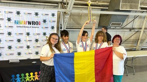 Trei gălăţeni au câștigat locul I la Olimpiada de Robotică, desfășurată în Statele Unite/ Inspiraţi de războiul din Ucraina, românii au creat un kit de supravieţuire pentru copiii nevoiţi să se ascundă în subsolurile de bloc