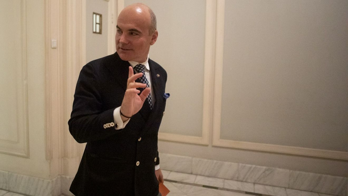 Rareș Bogdan: Dacă Ucraina cade, suntem în pericol toţi! Susţinerea necondiţionată a Armatei ucrainene este singura şansă de a evita o dramă şi mai mare. Nu e cazul să ne întrebăm ce avem de câştigat, oameni buni! Se joacă securitatea UE aici,