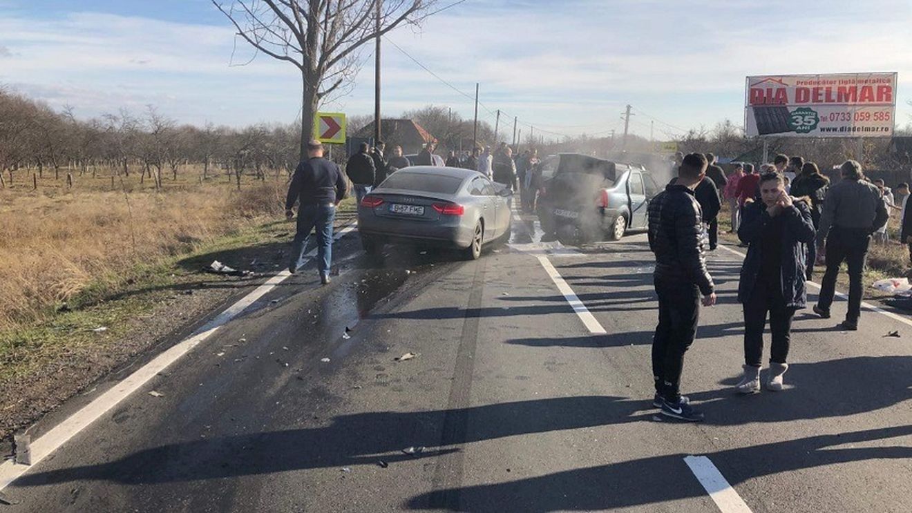 Poliția, despre accidentul în care a fost implicat Chițoiu: ”O coliziune frontală ca urmare a pătrunderii pe contrasens. Din primele verificări, nu s-a stabilit care dintre autoturisme este cel vinovat”