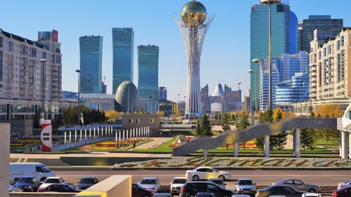 Marea Britanie s-a angajat să ajute Kazahstanul să dezvolte rute de export care ocolesc Rusia