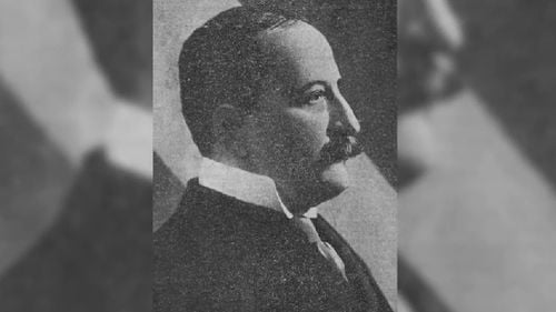 Consiliul Judeţean Prahova nu este interesat să cumpere Vila Take Ionescu, monument istoric aflat în posesia lui Mircea Rednic. Consilierii au renunţat la dreptul de preempţiune