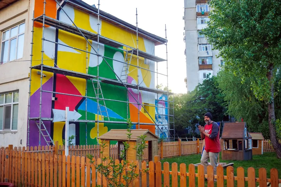 2024 Pisica Patrata si Harcea Pacea - Romanian Street Art in Iasi 1