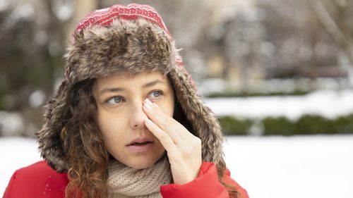 Ascultă-ți corpul și în sezonul rece: află cum să îți protejezi ochii pe timpul iernii / 5 sfaturi pentru prevenirea iritațiilor și sensibilității cauzate de frig și vânt