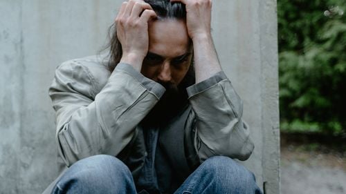 Barometrul Edelman: Temerile economice au devenit resentimente la nivel global. Oamenii cred că guvernul și mediul de afaceri le fac rău și servesc interese înguste, iar cei bogați beneficiază în timp ce oamenii obișnuiți se chinuie