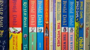 Editura care îl publică pe Roald Dahl în Franţa intenţionează să lase intacte cărţile scriitorului: Această rescriere afectează doar Marea Britanie / Numărul termenilor modificaţi este vast, vizând aspecte considerate ofensatoare: rasă şi etnie, gen, greutate corporală, aspect fizic, sănătate mintală, violenţă şi altele