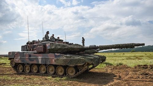 Polonia anunță că va aplica pentru permisiunea Germaniei de a trimite Ucrainei tancuri Leopard: "Dacă Germania nu va face parte din această coaliţie, tot ne vom transfera tancurile în Ucraina împreună cu alţii"