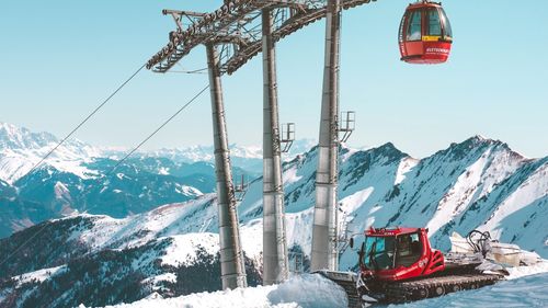 O practicantă de snowboard din Statele Unite și-a petrecut noaptea într-o telecabină, după ce a fost uitată timp de 15 ore