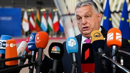 Viktor Orbán, întrerupt de un activist în timpul conferinței de presă privind președinția UE