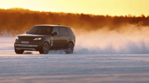 Jaguar Land Rover amână lansarea noului Range Rover electric / Și alte modele ar putea fi amânate