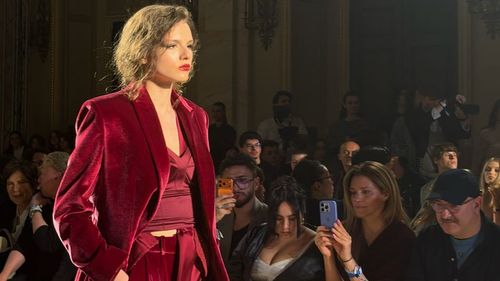 FOTO Cum redefinește Murmur limitele feminității contemporane la Mercedes-Benz Bucharest Fashion Week: între lenjerie și ready-to-wear