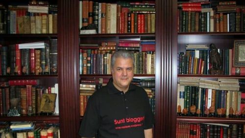 Adrian Năstase deschide lista celor 17 pentru care Societatea Timișoara îi cere lui Klaus Iohannis să retragă decorațiile și ordinele oferite de statul român