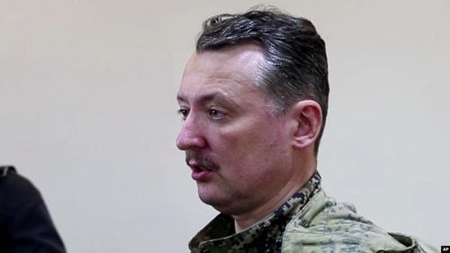 Un nou grup rus, "Clubul patrioţilor furioşi", pune presiune pe Putin / Igor Girkin: Războiul se va termina fie cu drapelul rus la Kiev, fie cu înfrângerea Rusiei