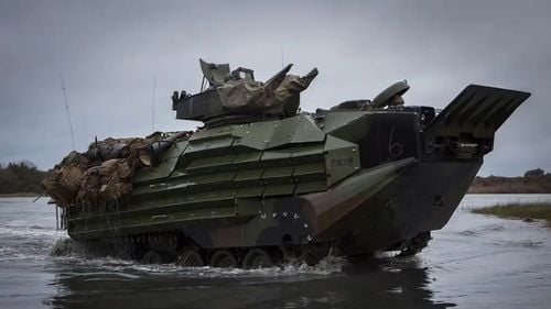 România vrea de două ori mai multe vehicule amfibii AAV-7 decât ceruse iniţial / Grecia a anulat achiziţia