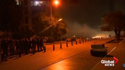 VIDEO Poliția a folosit gaze lacrimogene la protestele antiguvernamentale izbucnite în Beirut, în urma exploziei care a îndoliat Libanul
