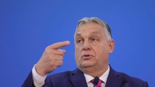 Viktor Orbán: Doresc să discut cât mai curând şi pe larg cu noul preşedinte al României / Despre Guvernul de la Bucureşti: Nu invidiez acest guvern, deoarece moştenirea pe care a preluat-o este una grea, mai ales din punct de vedere economic