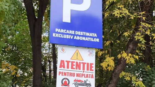 De luni a început ”revoluția parcărilor” în București: șoferii riscă amenzi şi blocarea autovehiculelor dacă folosesc parcările municipale fără să plătească