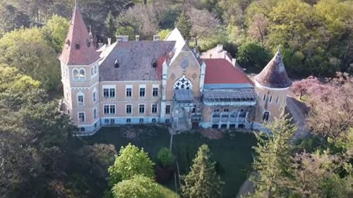 Castelul Ugron din Zau de Câmpie, județul Mureș, îşi deschide porţile în fiecare weekend, timp de o lună