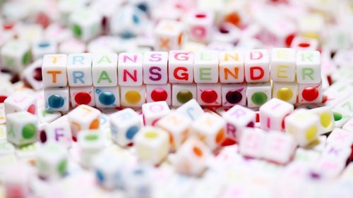 O universitate din Ohio va plăti 400.000 de dolari daune după ce a sancționat un profesor care a refuzat să-i spună ”ea” unui student care susținea că e transgender