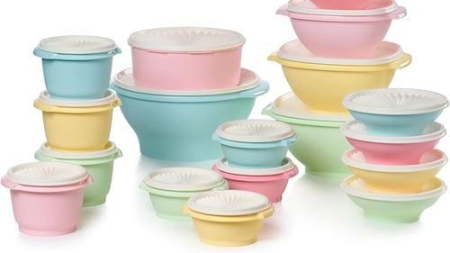 Tupperware, gigantul recipientelor alimentare intră în faliment /  Criza financiară a început din cauza boom-ului livrărilor la domiciliu / În anii 1930, Earl Tupper a inventat primul sigiliu din polietilenă