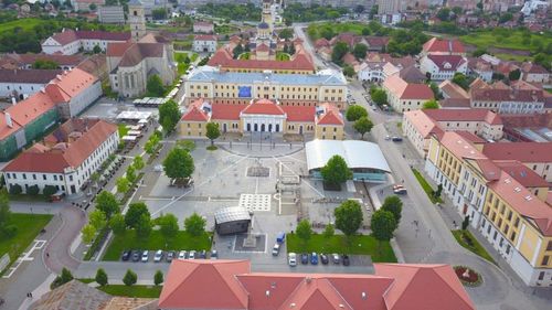 Alba Iulia se întoarce la restricțiile din scenariul roșu, restaurantele se închid la interior. Rata de infectare a reînceput să crească, în ciuda numărului redus de teste