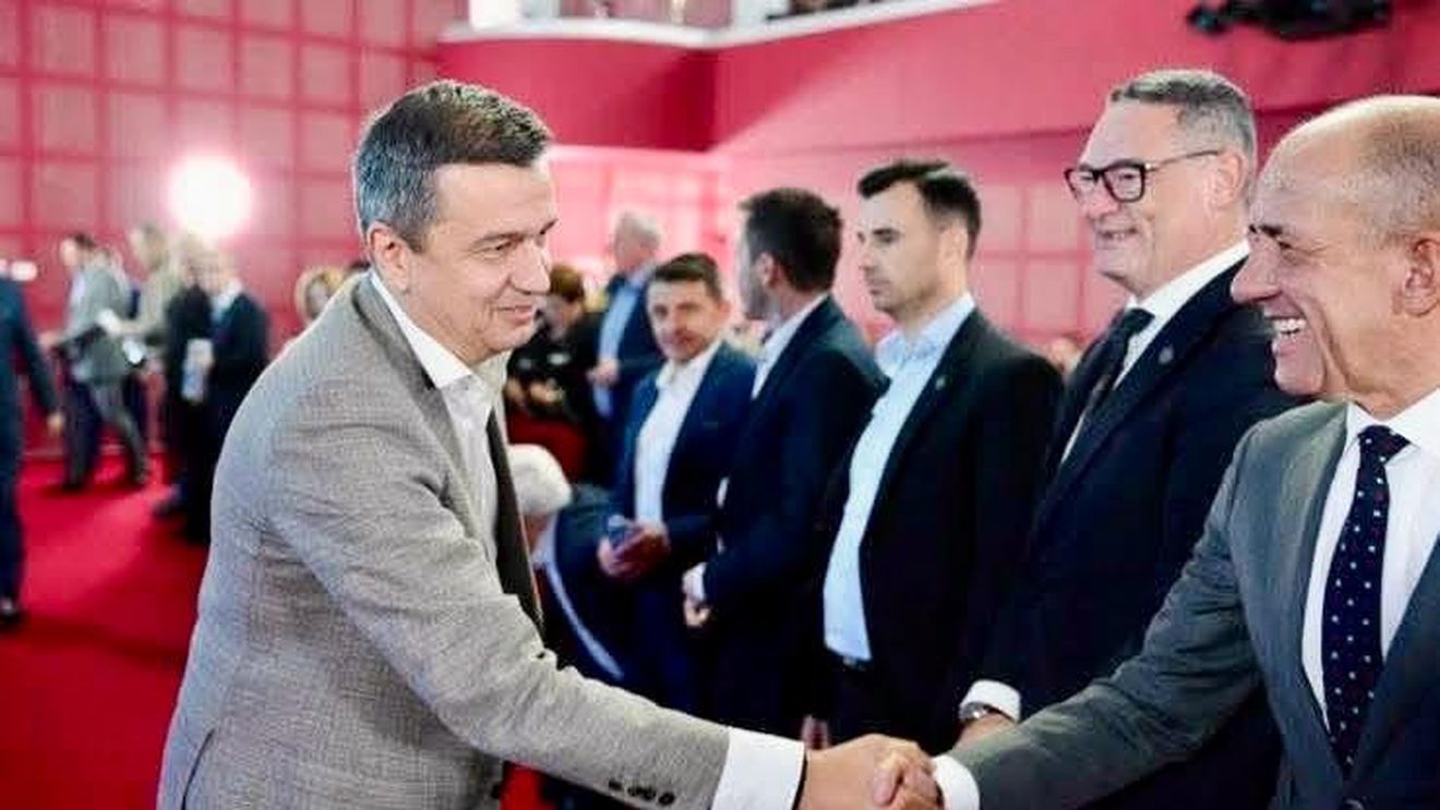 Secretarul de stat din Ministerul Agriculturii, Florian-Emil Dumitru (PNL), îi cere demisia din funcție șefului APIA, Adrian Pintea (PSD), inculpat de DNA pentru instigare la abuz în serviciu / APIA este instituția care gestionează miliarde de euro din fonduri europene / UPDATE Ce spune Pintea